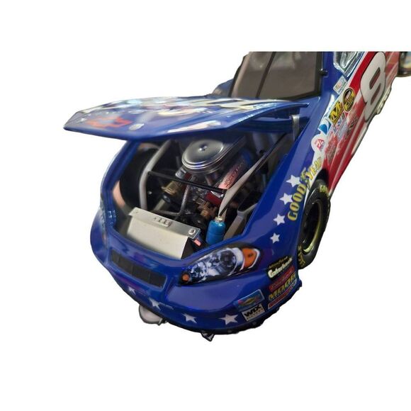 Owners select Dale earnhardt jr. #8 budweiser stars & Stripes 2007 Monte carlo s - Picture 2 of 11